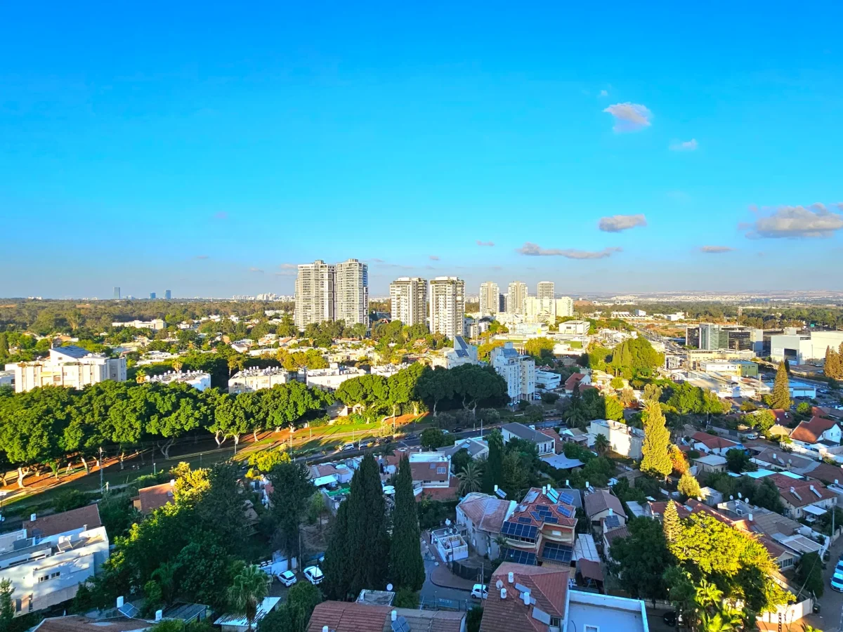 3-room apartment for sale on Beit Guvrin Street, Ramat HaSharon