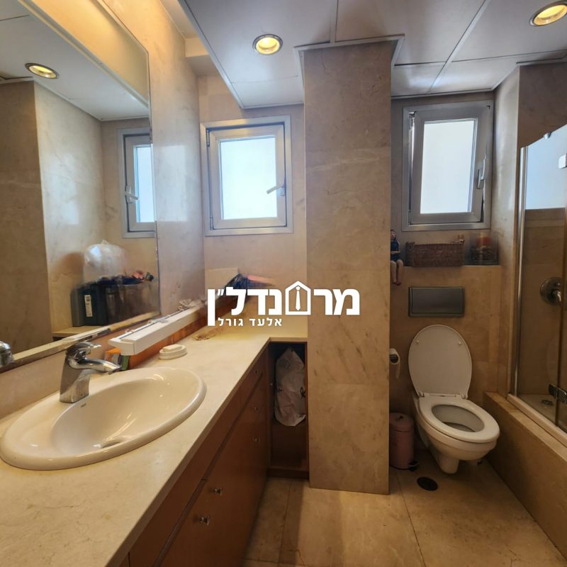 30 אמבטיה