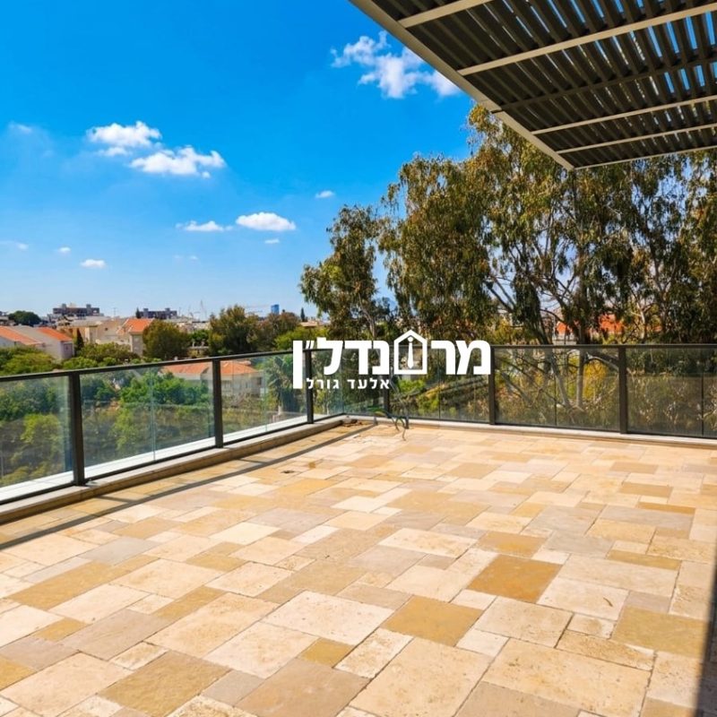 penthouse on Shimon Wiesenthal Street, Herzliya