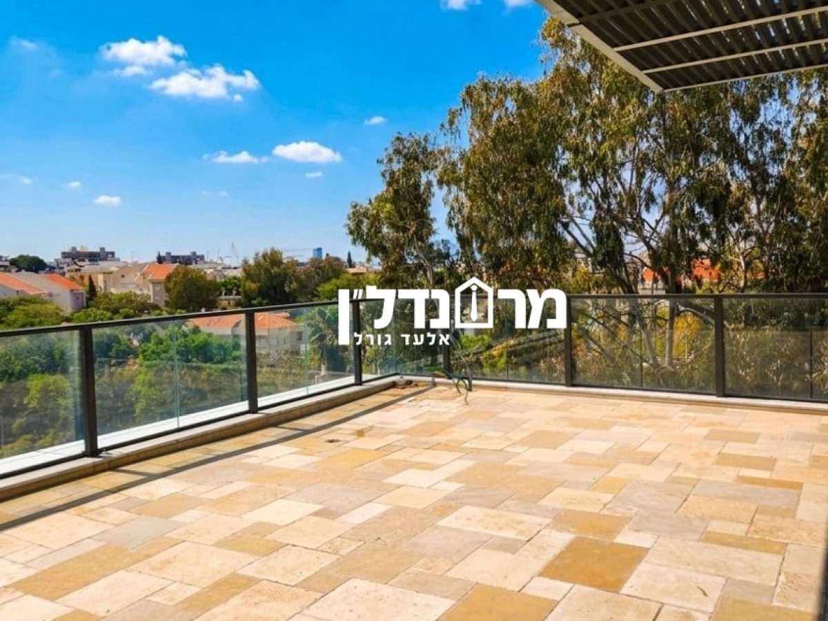 penthouse on Shimon Wiesenthal Street, Herzliya
